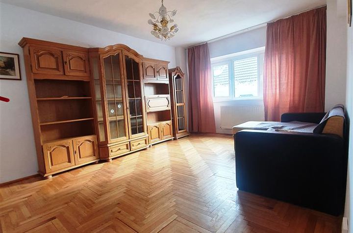 Apartament 3 camere de vanzare CENTRUL CIVIC - Brasov anunturi imobiliare Brasov