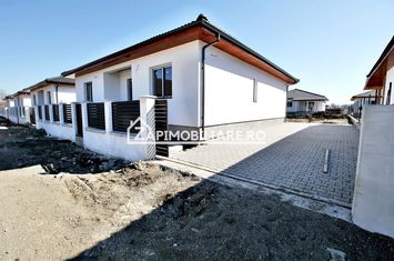 Casa 4 cam.2 băi,1 pivniță 1 dressing,500mp.teren,gard,pavaj anunturi imobiliare Mures