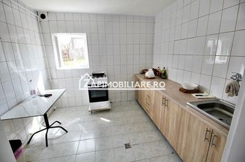 Casa 4 camere,4 bai,1 bucatarie,1 living,120 mp,500mp teren anunturi imobiliare Mures