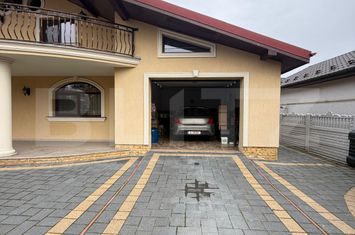 Casă - 9 camere de vanzare GAESTI - Dambovita anunturi imobiliare Dambovita