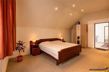 Casă - 6 camere de vanzare SCHEI - Brasov anunturi imobiliare Brasov