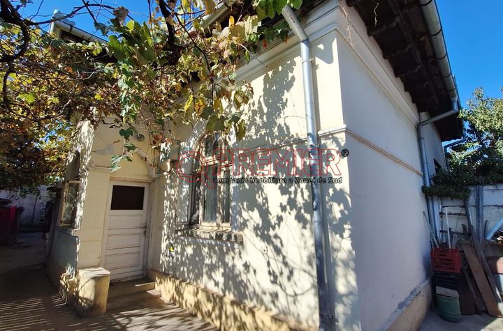 Eroii Revolutiei - Metrou casa 6 camere anunturi imobiliare Bucuresti