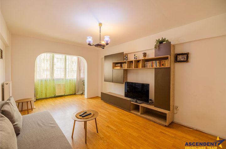 Apartament 2 camere de vanzare TRACTORUL - Brasov anunturi imobiliare Brasov