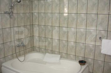 Vilă - 13 camere de vanzare SUCEAVA - Suceava anunturi imobiliare Suceava