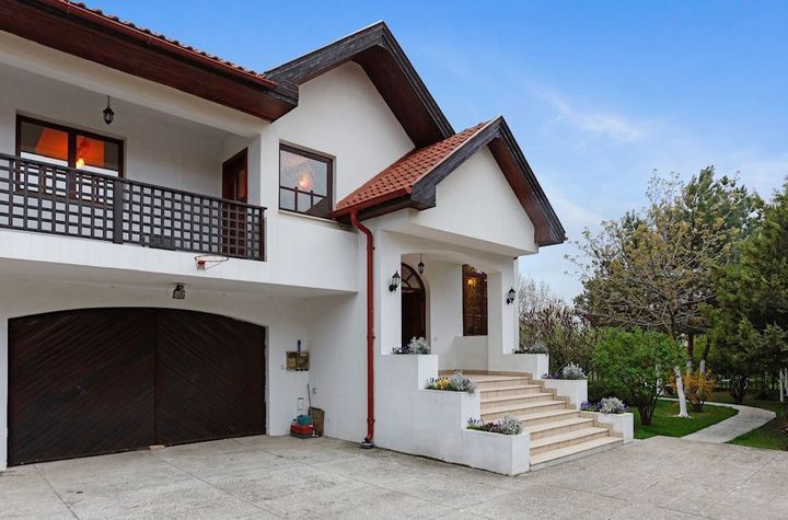 Vilă - 10 camere de vanzare VOLUNTARI - Bucuresti anunturi imobiliare Bucuresti