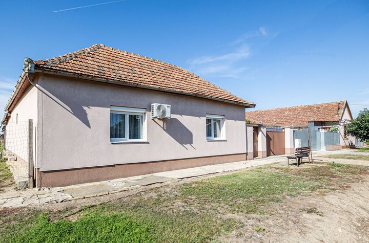 Casă la doar 17 minute de Arad – preț sub 80.000 €! anunturi imobiliare Arad