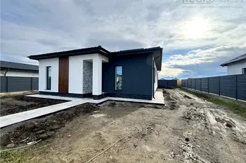 Casă - 4 camere de vanzare SANPETRU - Brasov anunturi imobiliare Brasov