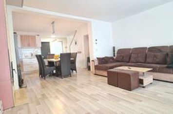 Casa 4 camere semimobilata in Cartier Izvor Tarlungeni Brasov anunturi imobiliare Brasov