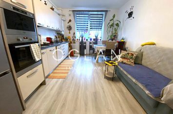 Apartament 3 camere de vanzare SIBIU - Sibiu anunturi imobiliare Sibiu