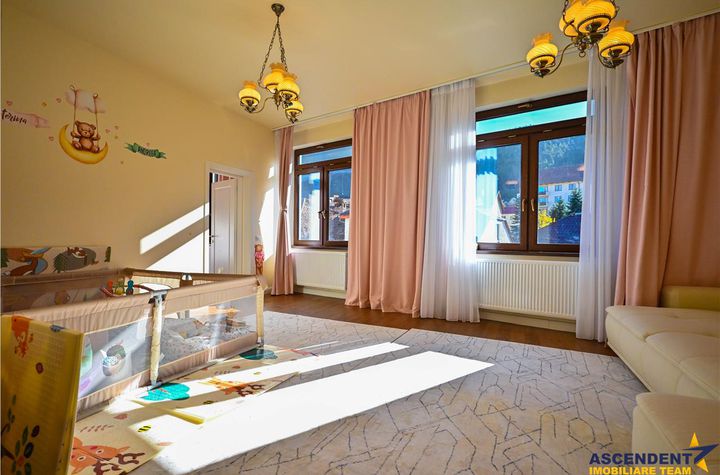 Apartament 4 camere de vanzare CENTRUL ISTORIC - Brasov anunturi imobiliare Brasov