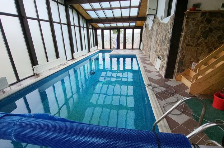 VILA CU VEDERE SUPERBA  - CARPATII DE CURBURA-VALENII DE MUNTE!* anunturi imobiliare Prahova