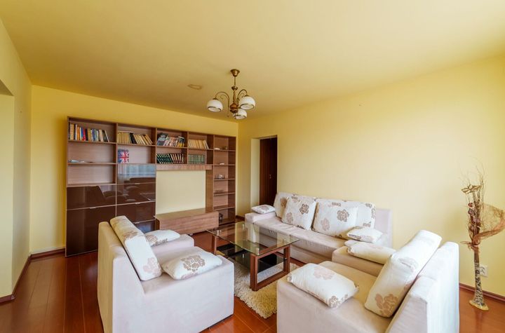 Apartament 2 camere luminos, zona excelenta Podgoria anunturi imobiliare Arad