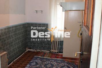 Apartament 3 camere de vanzare ROMAN - Neamt anunturi imobiliare Neamt