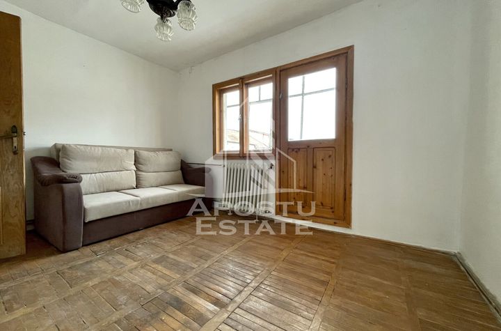 Apartament cu 3 camere, 2 bai, centrala proprie, zona Buziasului anunturi imobiliare Timis