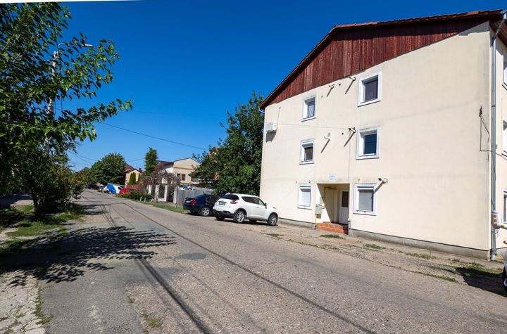 PRET NOU! Apartament 1 camera - renovat - Parneava, Arad - COMISION 0 anunturi imobiliare Arad