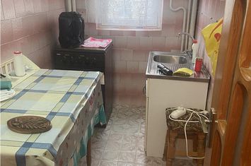 Apartament 3 camere de vanzare SUD - Vrancea anunturi imobiliare Vrancea