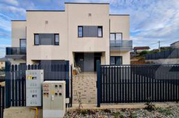Casă - 4 camere de vanzare CAMPENESTI - Cluj anunturi imobiliare Cluj