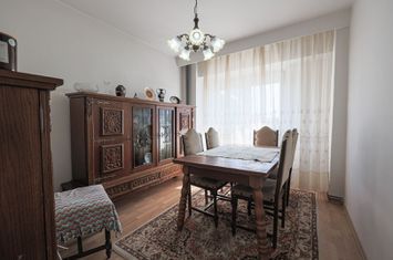 Apartament decomandat cu 3 camere la etajul 3 in zona spitalului anunturi imobiliare Arad