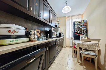 Apartament 3 camere de vanzare ORADEA - Bihor anunturi imobiliare Bihor