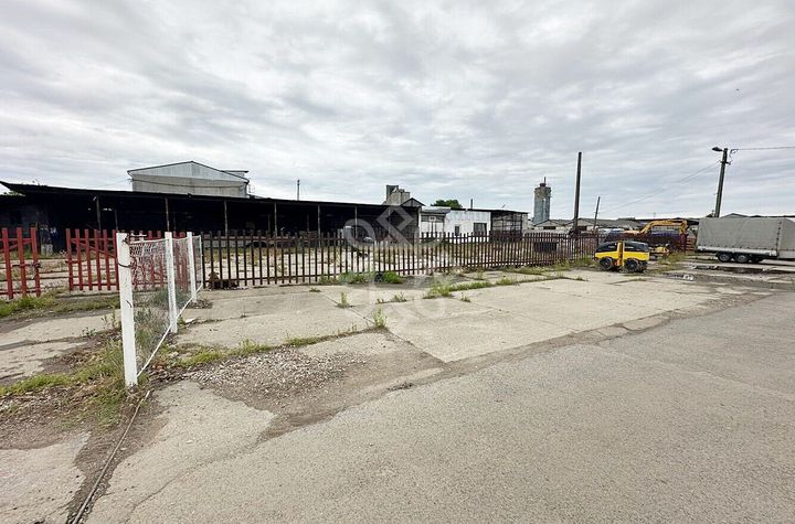 Teren 2100mp de inchiriat zona Iosia 1 euro/mp anunturi imobiliare Bihor