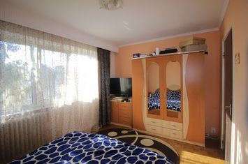 Apartament 3 camere de vanzare BANAT - Arges anunturi imobiliare Arges