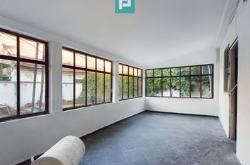 Apartament cu 3 camere în zonă Centrală, Lipova anunturi imobiliare Arad