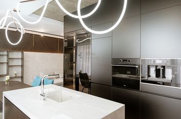 Apartament nou cu 3 camere de inchiriat EAS/Residence Central anunturi imobiliare Bihor