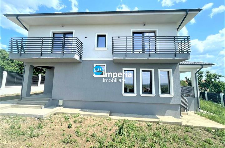 Vilă - 4 camere de vanzare VALEA ADANCA - Iasi anunturi imobiliare Iasi