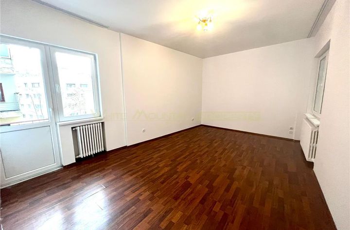 Apartament 4 camere de inchiriat ROMANA - Bucuresti anunturi imobiliare Bucuresti
