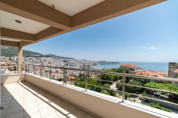 Mezonetă pe 3 niveluri, 240 mp — Agia Paraskeui anunturi imobiliare Grecia