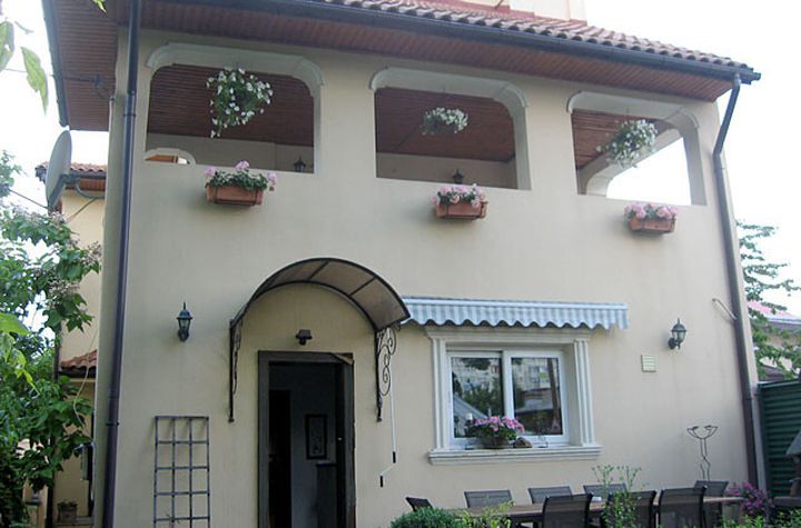 Vilă - 6 camere de vanzare 1 MAI - Bucuresti anunturi imobiliare Bucuresti