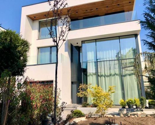 Vilă 6 cam Iancu Nicolae, 550 mp, P+2