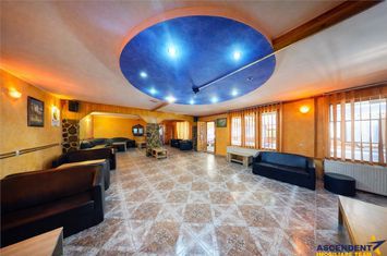 Casă - 11 camere de vanzare BERENI - Mures anunturi imobiliare Mures