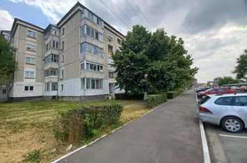 Apartament 3 camere,3 balcoane Dragos Voda. 89 500 E (neg). Comision 0 anunturi imobiliare Bihor