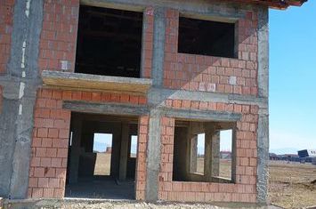 Casă - 4 camere de vanzare UZINA 2 - Brasov anunturi imobiliare Brasov