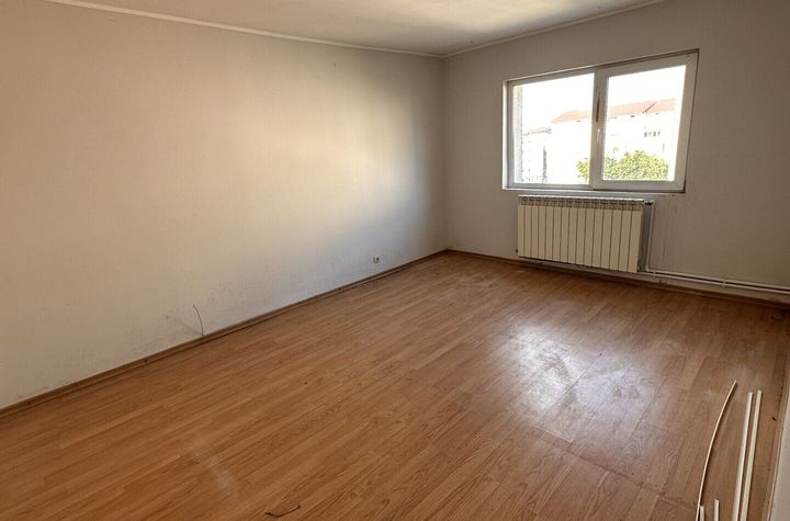 APARTAMENT 3 CAMERE - NAVODARI anunturi imobiliare Constanta