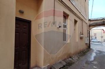 Apartament cu 4 camere de vânzare în zona Central anunturi imobiliare Sibiu