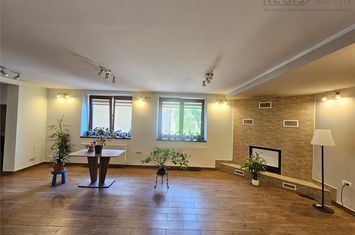 Casă - 10 camere de vanzare CENTRUL ISTORIC - Brasov anunturi imobiliare Brasov