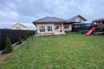 Casă - 3 camere de vanzare NUFARUL - Bihor anunturi imobiliare Bihor