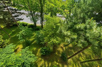 Apartament 2 camere de vanzare TRACTORUL - Brasov anunturi imobiliare Brasov