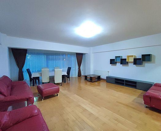 Apartament 3 camere Delfinariu, 104 mp