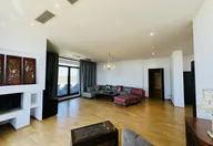 3.600 €, Apartament 5 camere