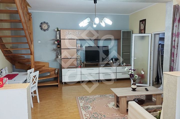 Casă - 4 camere de vanzare ULTRACENTRAL - Bihor anunturi imobiliare Bihor