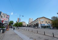 2.500 €, Spațiu comercial