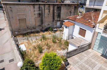 Teren 224 mp cu casă 80 mp în centrul Drama anunturi imobiliare Grecia