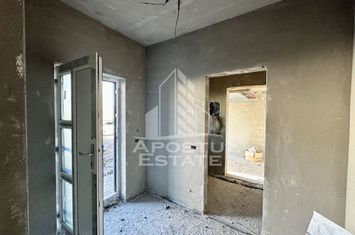 Jumatate de duplex cu 4 camere si garaj in Dumbravita anunturi imobiliare Timis