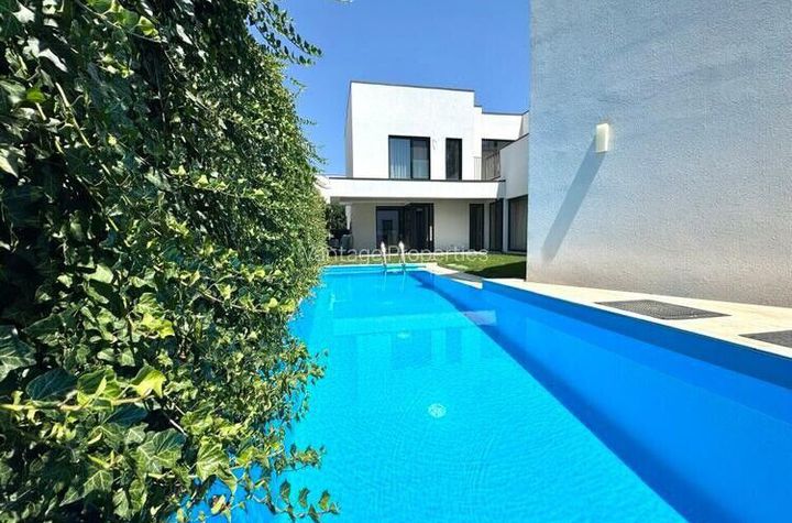 Vilă superbă cu piscina zona Iancu Nicolae! anunturi imobiliare Bucuresti