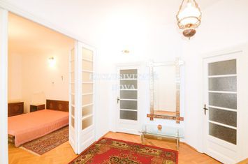 Vila individuala interbelica curte garaj între Dacia si Stefan cel Mare anunturi imobiliare Bucuresti