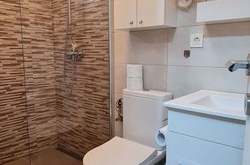 Garsoniera mobilata utilata Tractorul bloc vila anunturi imobiliare Brasov