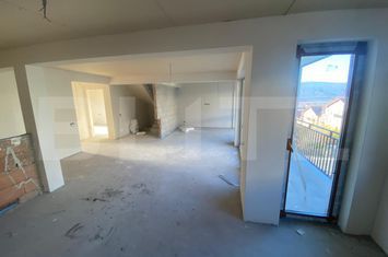 Apartament 4 camere de vanzare BACIU - Cluj anunturi imobiliare Cluj